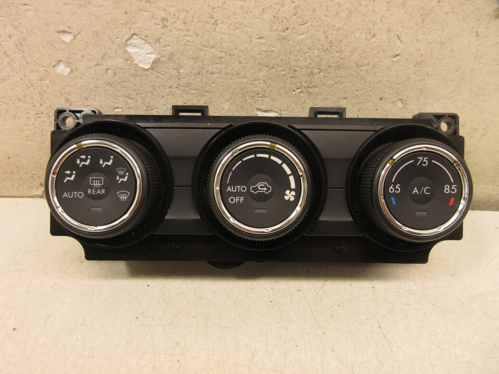 Pre-Owned Subaru Impreza Auto AC Heater Climate Temperature Control W743