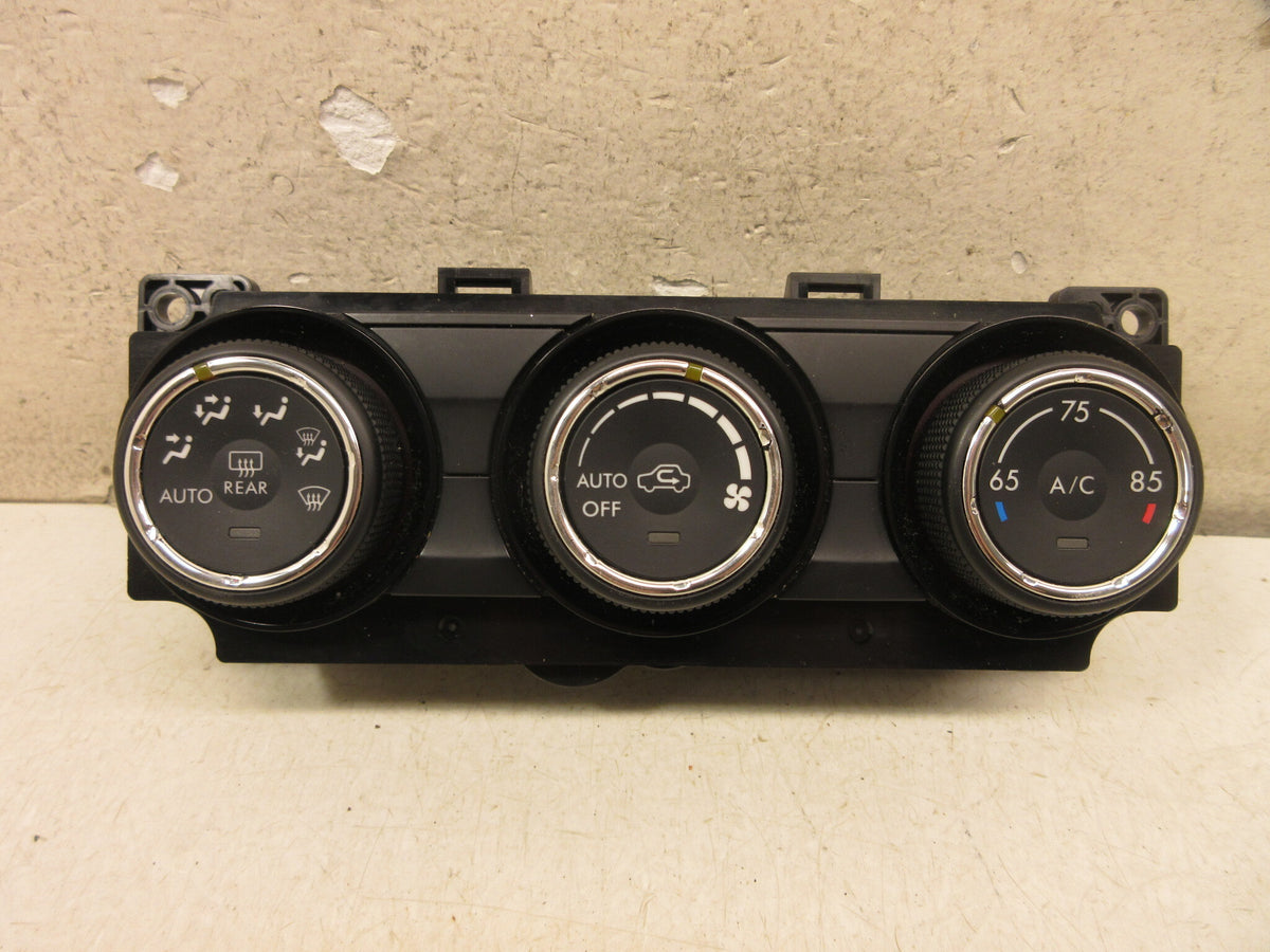 Pre-Owned Subaru Impreza Auto AC Heater Climate Temperature Control W743