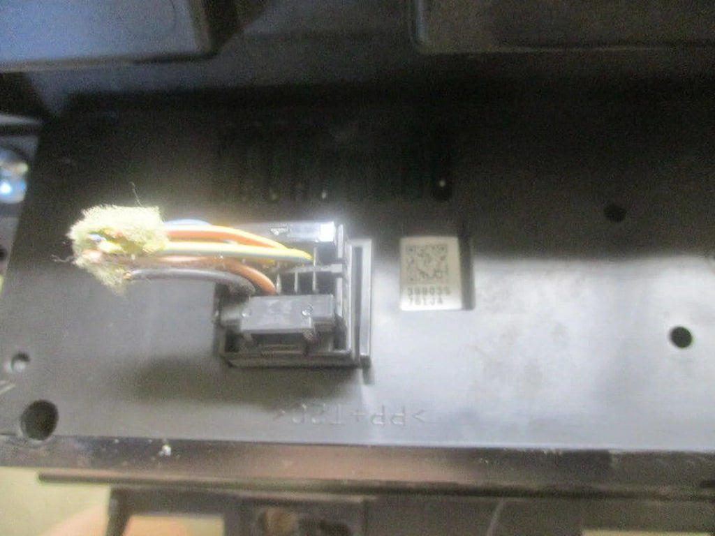 Pre-Owned Subaru XV Crosstrek Impreza Dash Digital Clock & Temperature Display OEM LKQ T896281