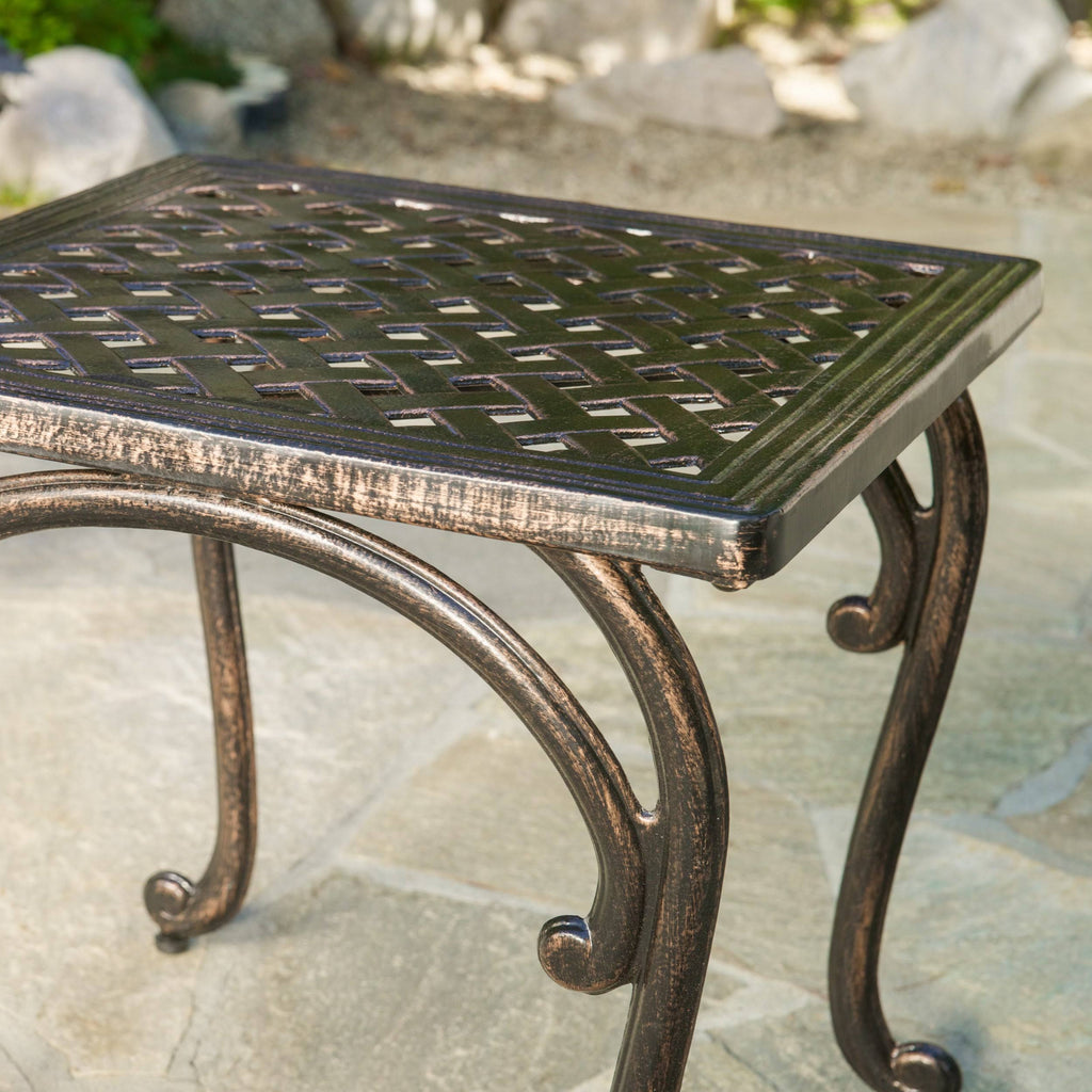 Cast Outdoor End Table (Set of 2) L418