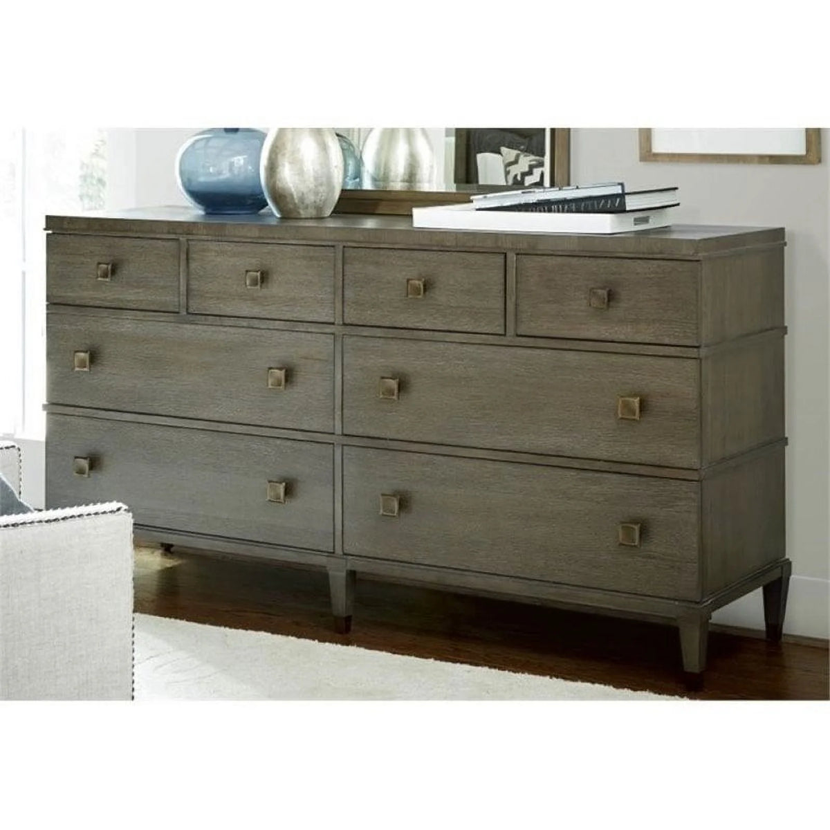 8 Drawer Dresser R11518
