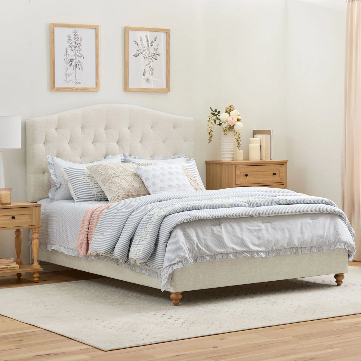 Queen Upholstered Tufted Platform Bed P876202