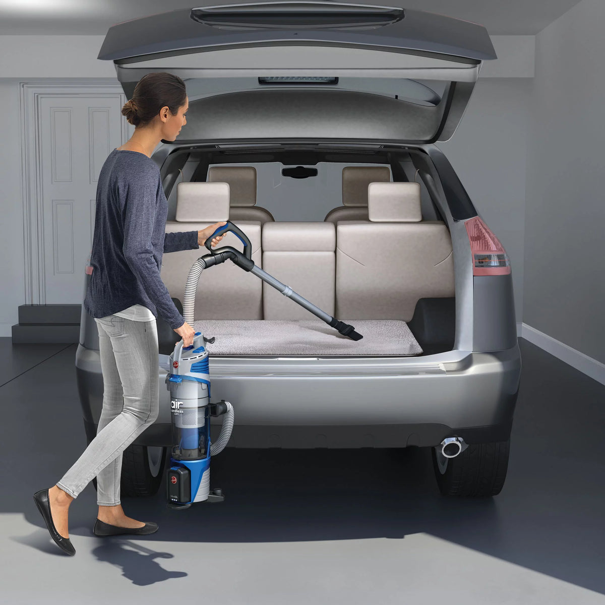 Bagless Cordless Upright Vacuum A42253