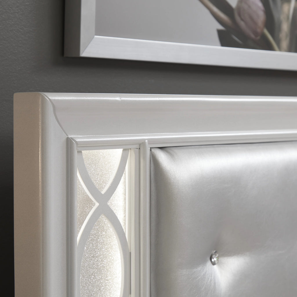 King 5-Piece Bedroom Set with LED Lights, Tufted Bed, Dresser, Mirror, and 2 Nightstands in Pearlized White L118700