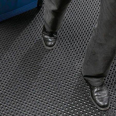 Rubber Entrance Mat, Black, 3Ft. x 5Ft. J82397